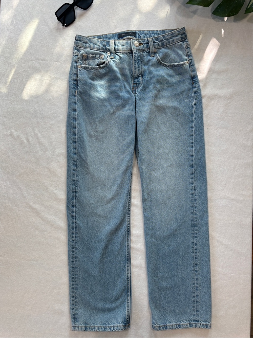 Aeropostale Women's Straight Leg Light Wash Jeans